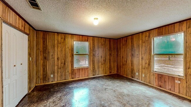 Building Photo - 163 S Davis Ln