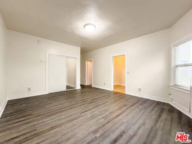 Building Photo - 504 S Rampart Blvd