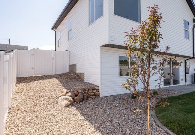 Building Photo - 732 S Liberty Cove Dr