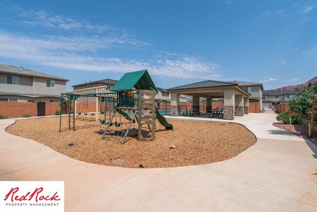 Building Photo - Beautiful townhome in desirable neighborho...