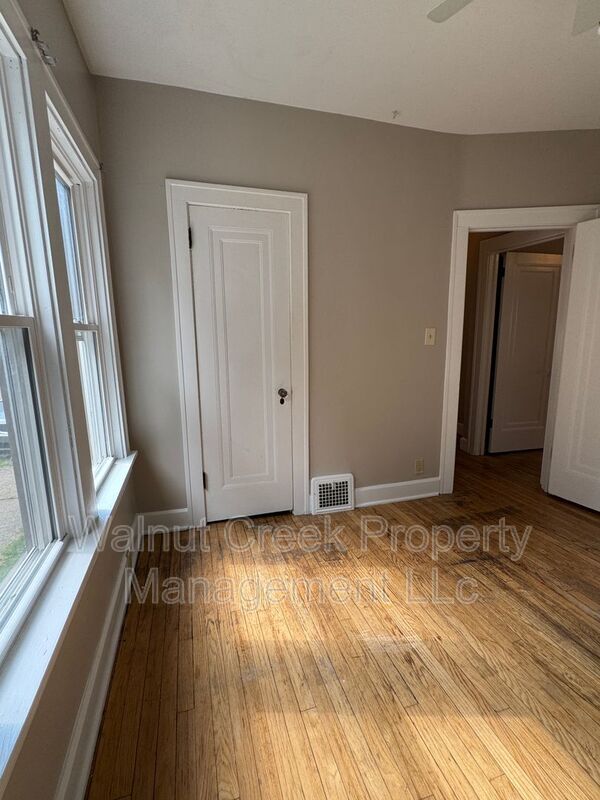 Building Photo - 17812 E Park Dr