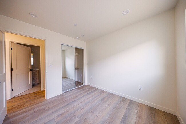 Building Photo - LUXURY in Prime Culver City