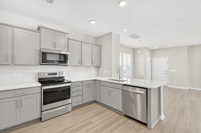 Building Photo - 182 Oasis Dr