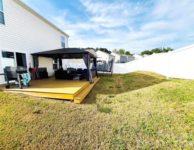 Building Photo - 3044 Winesap Dr