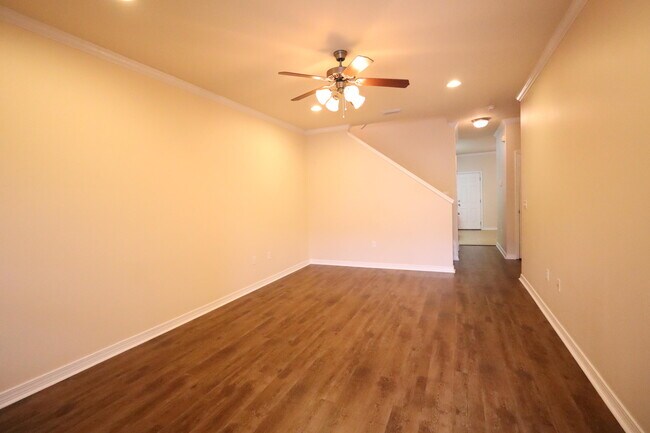 Building Photo - 1490 Bentley Cir