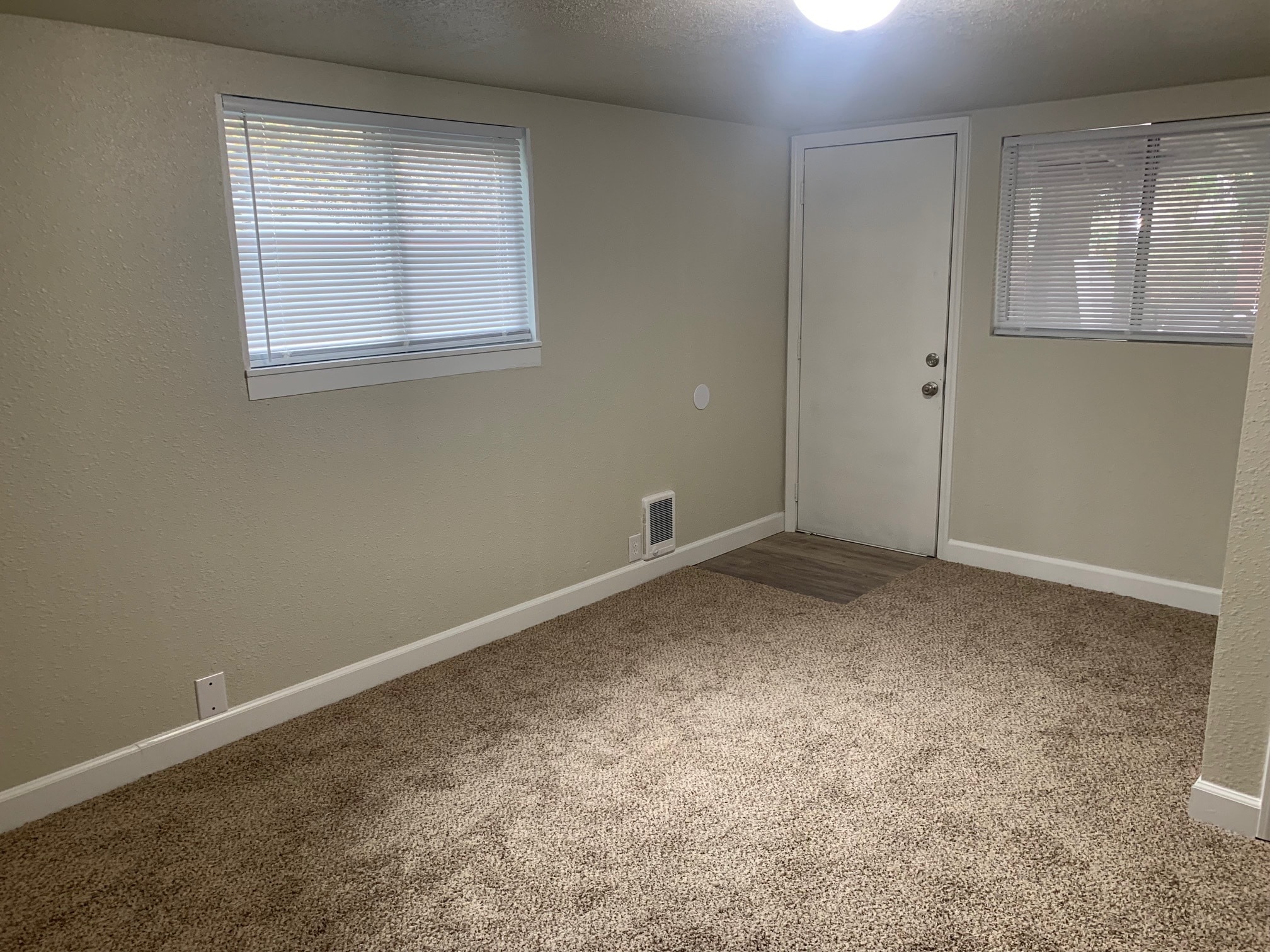 Building Photo - 1311 S 3rd Ave