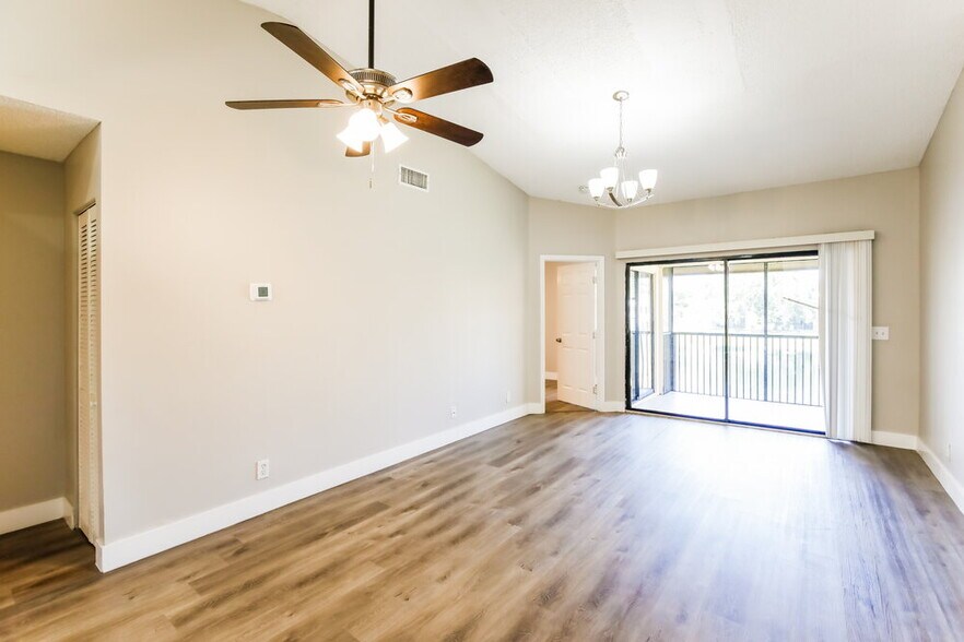 Building Photo - 2531 NW 56th Ave