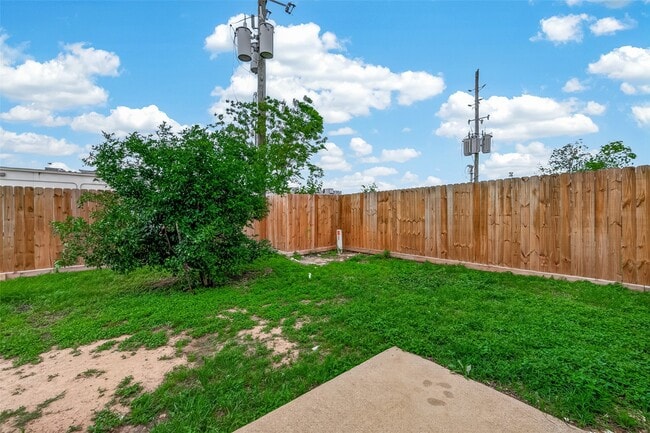 Building Photo - 5511 Bear Paw Cir