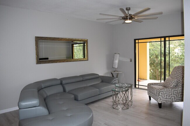 Building Photo - 3020 Alcazar Pl