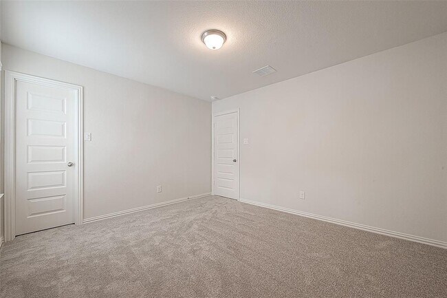 Building Photo - 27966 Western Crk Ct