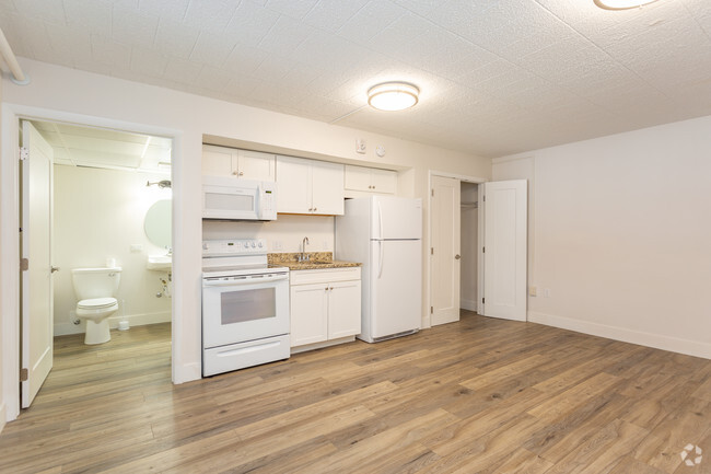 Studio, 1 BA - 305 SF - East Bay Flats