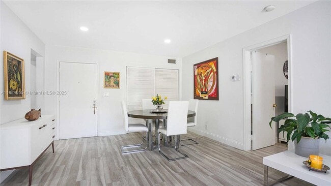 Building Photo - 1200 Mariposa Ave