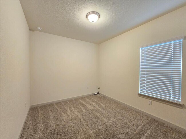 Building Photo - 10305 Fulton Ave