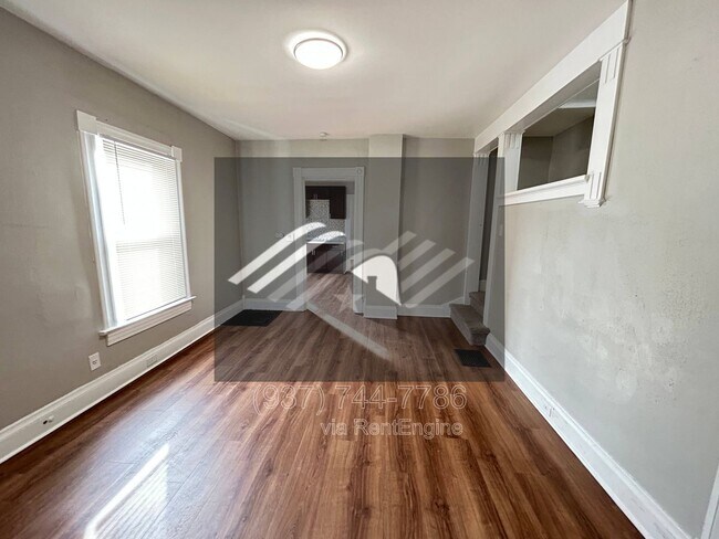 Building Photo - 211 Alaska St