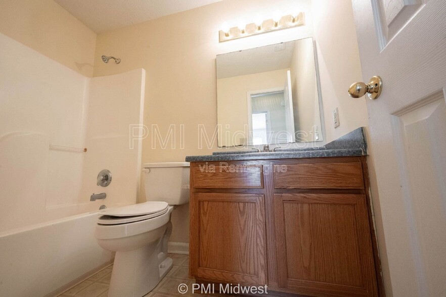 Building Photo - 5834 Long Ridge Pl