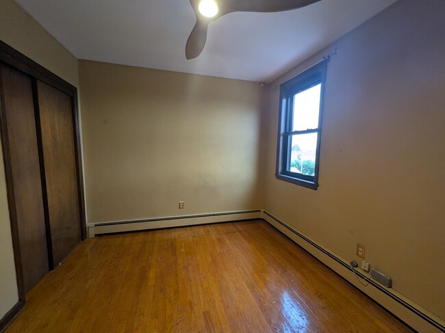 Building Photo - 1009 Grand Ave