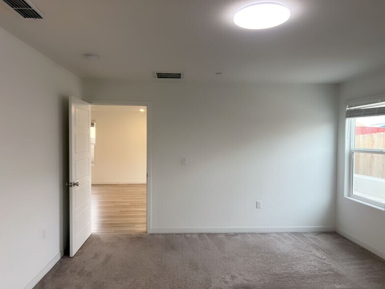 Building Photo - 7447 Chadbourne Wy