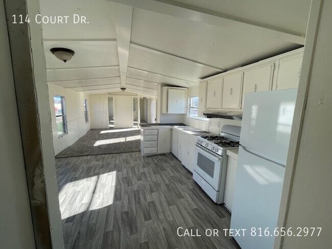 Primary Photo - Mobile Home for Sale or Rent Near Lee's Su...