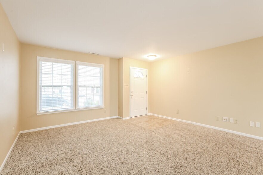 Building Photo - 10936 Mansfield Way