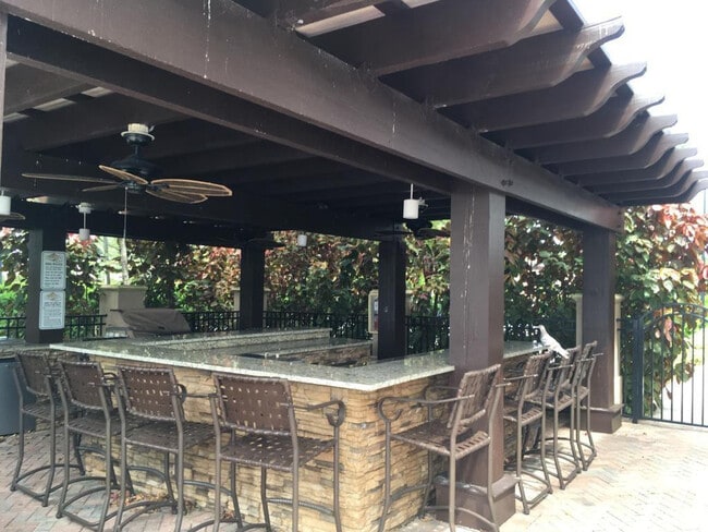 Building Photo - 1690 NE 33rd Ave