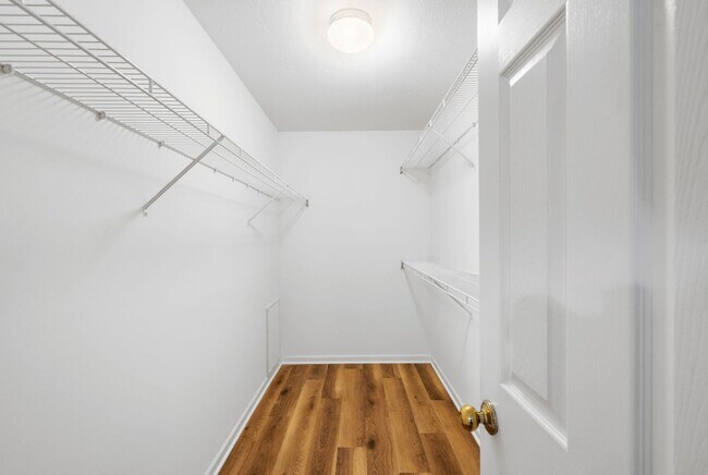 Building Photo - 5013-5015 Betty Jean Way