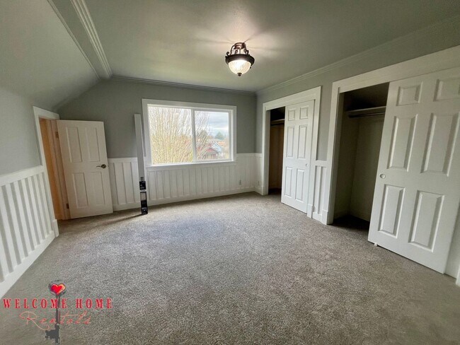 Building Photo - 4520 S Thompson Ave