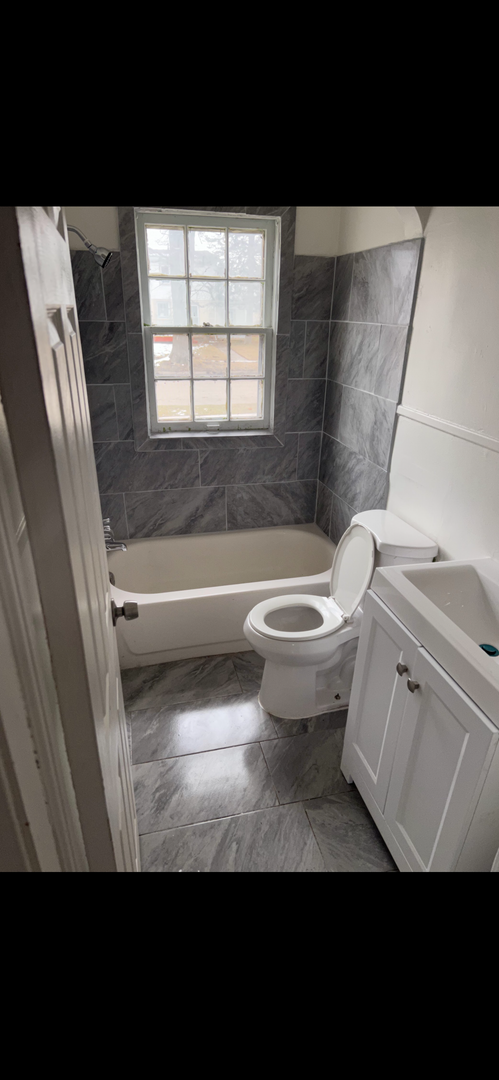 Building Photo - 2 bedroom/ 1 bathroom Detroit's Westside D...