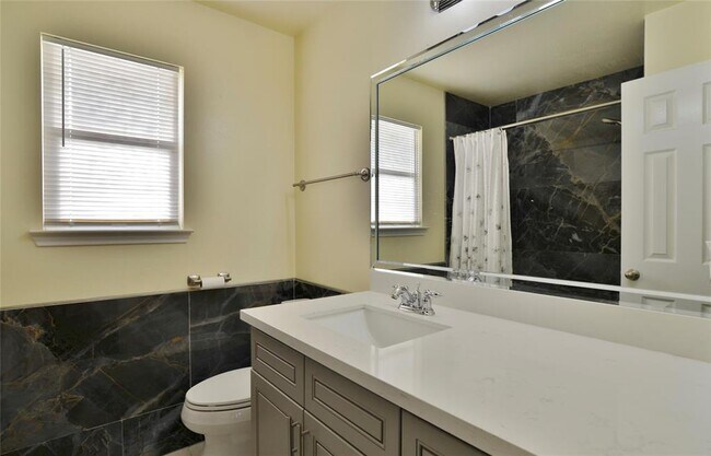 Building Photo - 7430 Boxwood Ridge Ln