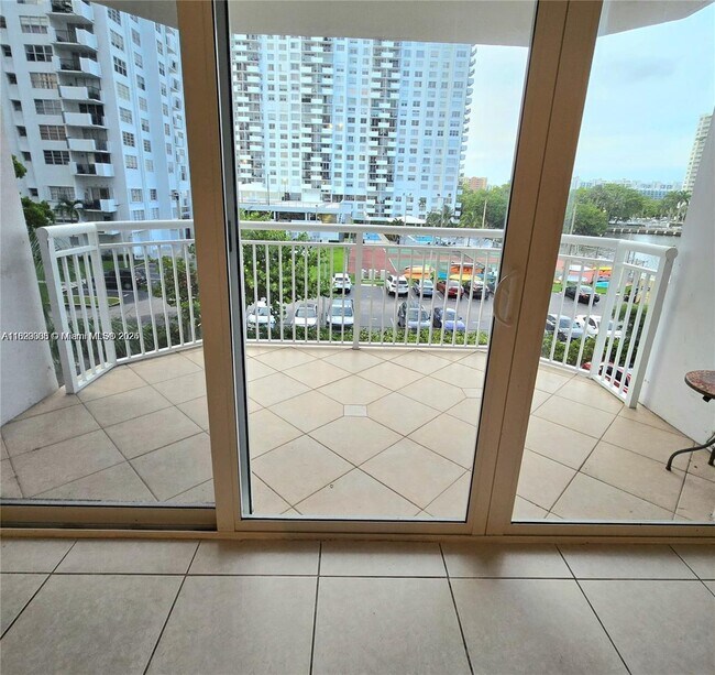 Building Photo - 18071 Biscayne Blvd