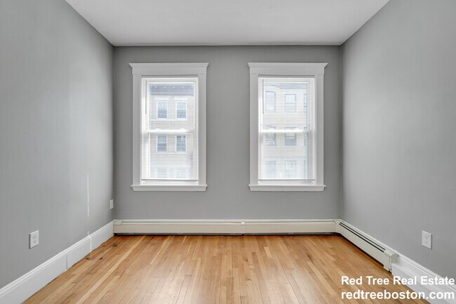 Building Photo - 142 Sutherland Rd