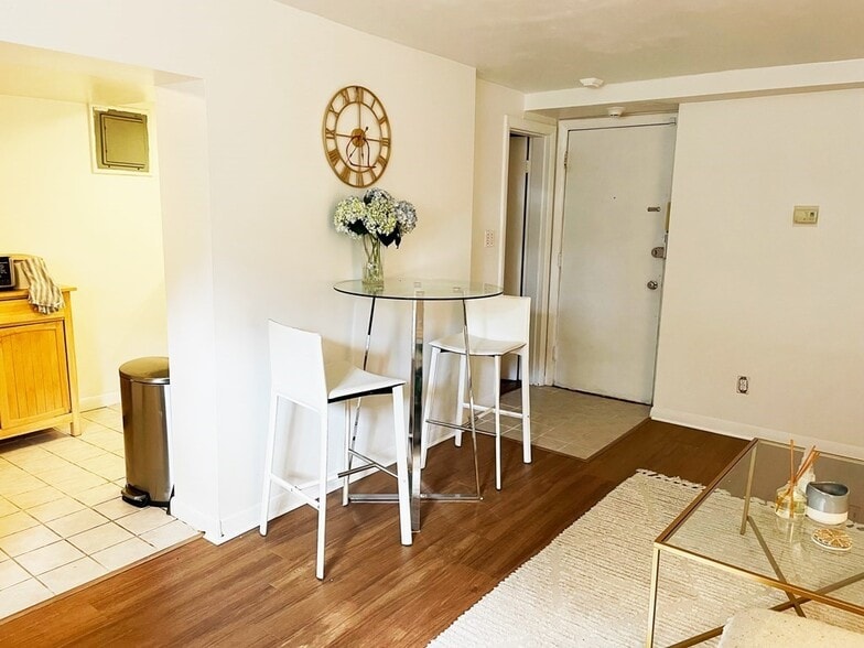 Building Photo - 30 Kinross Rd