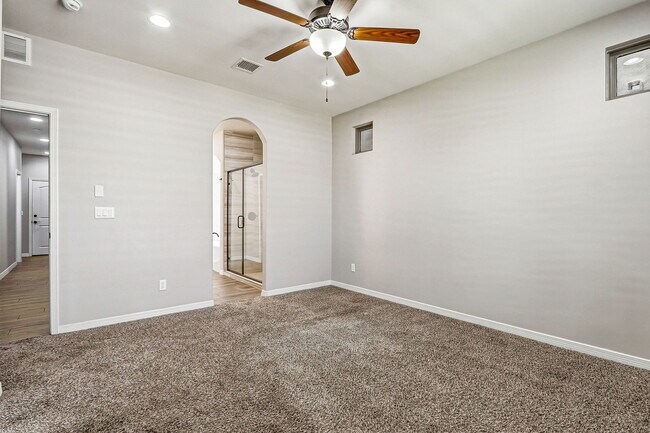 Building Photo - 782 Lemington St