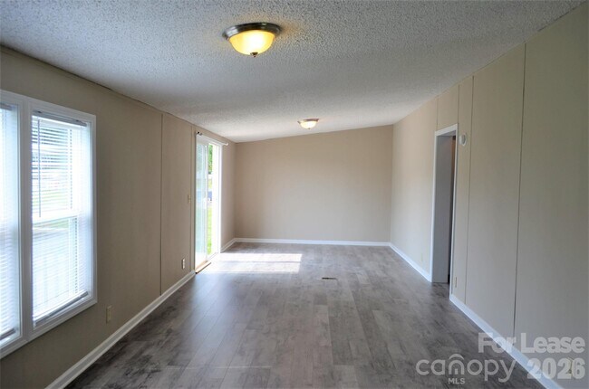 Building Photo - 7167 Long Island Rd