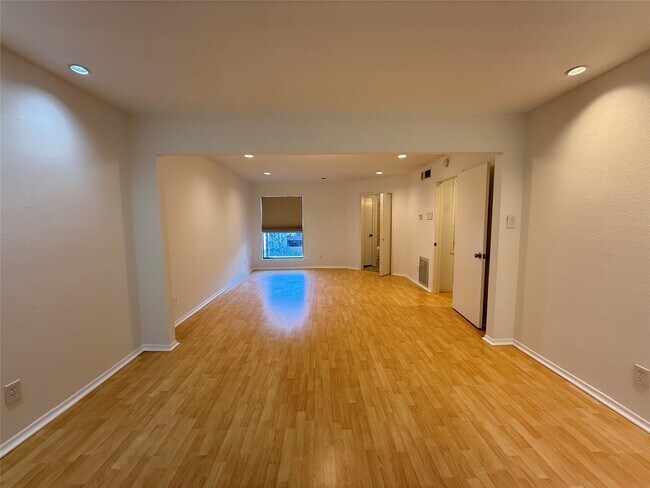 Building Photo - 2601 S Braeswood Blvd