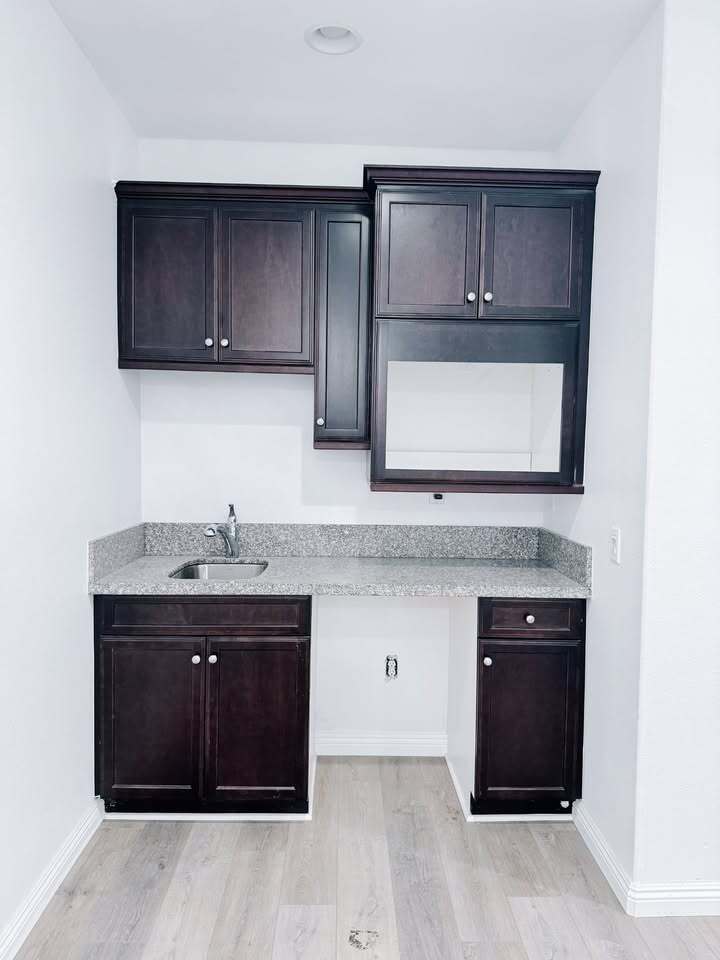 Building Photo - 1310 W Orange Blossom Way