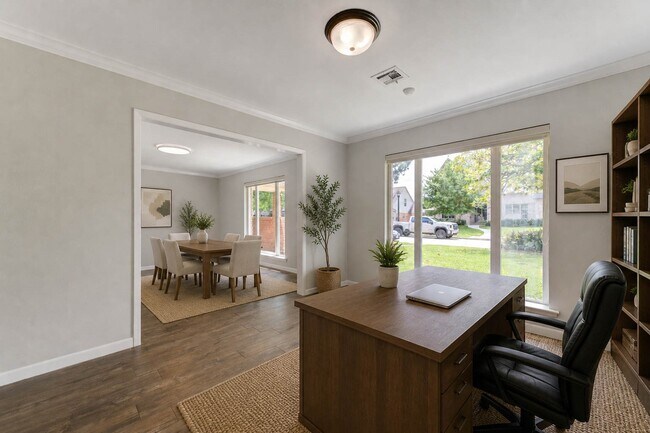 Building Photo - 614 Bendwood Dr