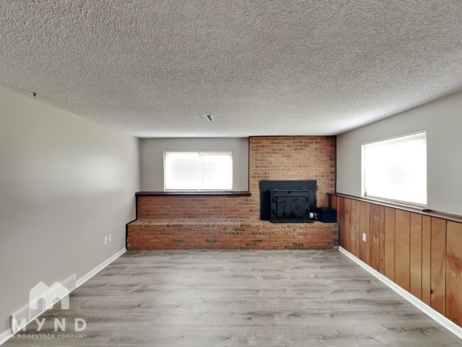 Building Photo - 6659 Rosetree Dr