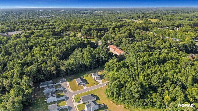 Building Photo - Charming 4BR House in Greensboro