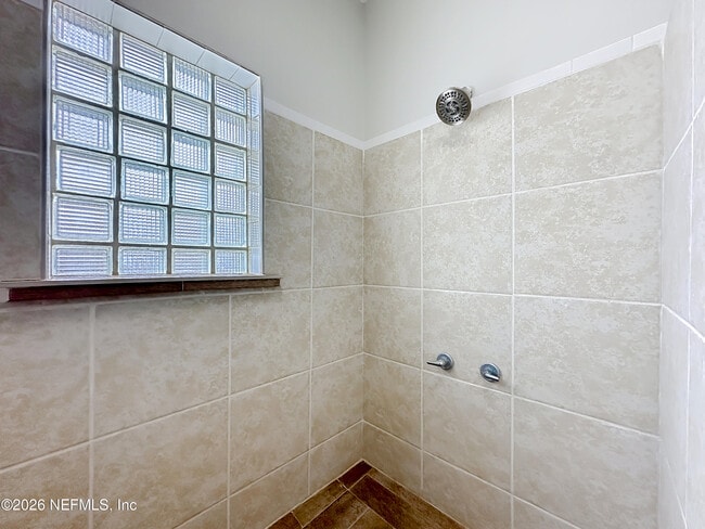 Building Photo - 138 E Duval St