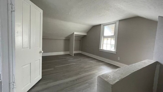 Building Photo - 1803 Mansfield Rd