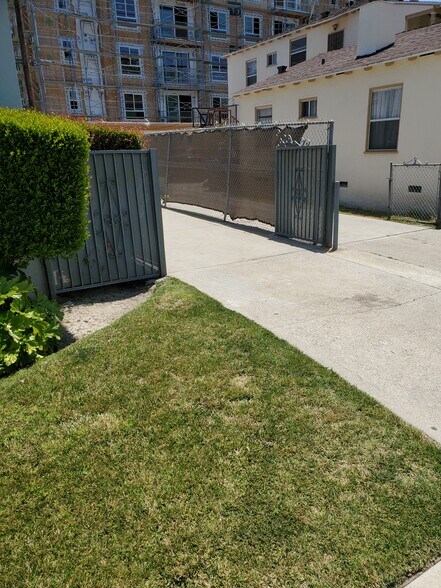 Secure driveway to parking and storage and backdoor - 3526 Farmdale Ave