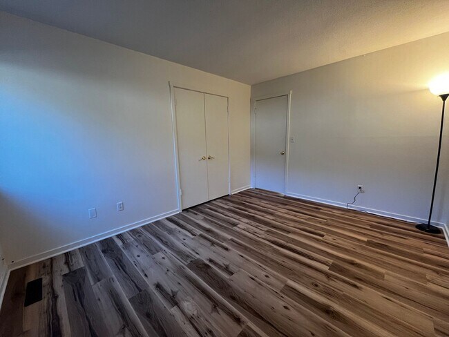 Building Photo - Available Now! 2-Bedroom, 2-Bath Condo in ...