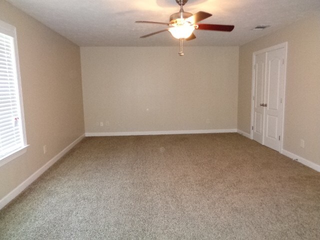Building Photo - 612 Pointe Clear Dr