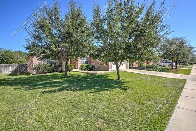 Building Photo - 138 Justin Leonard Dr