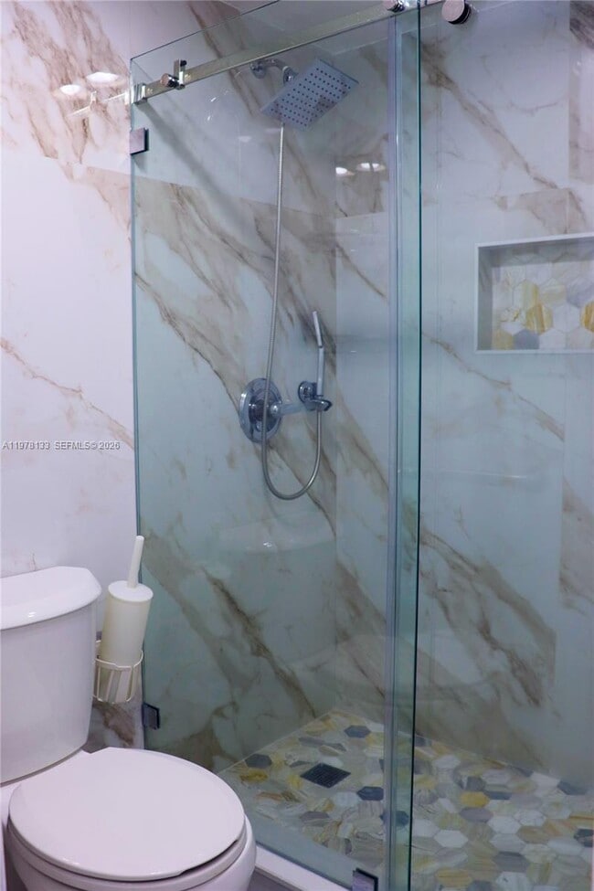 Building Photo - 900 St Charles Pl