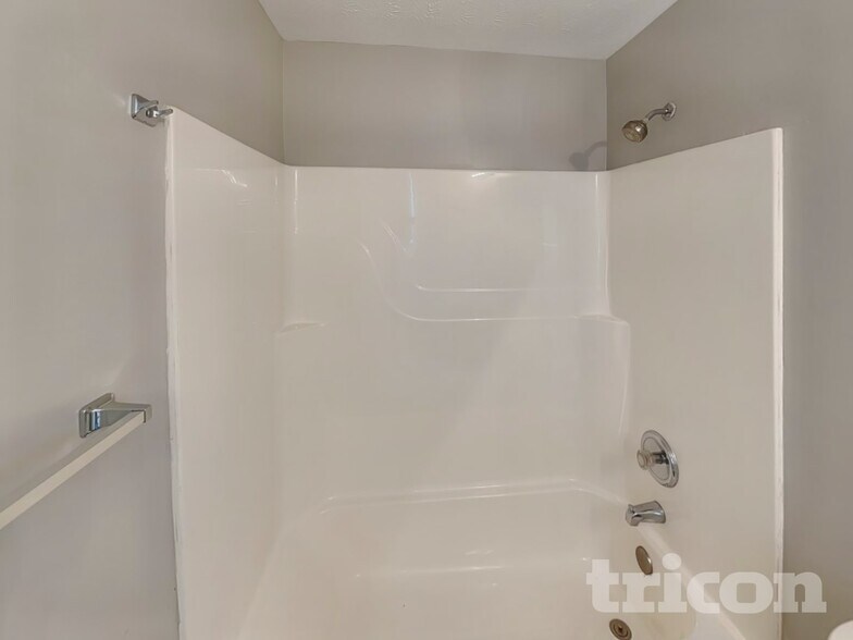 Building Photo - 676 Eagles Nest Cir