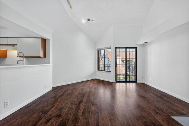 Building Photo - 6017 Curtier Dr