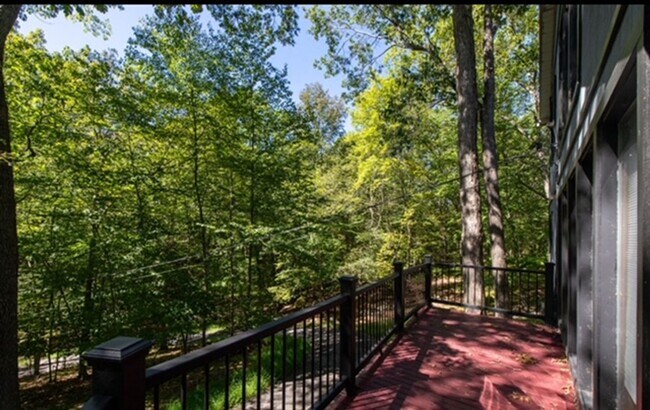 Building Photo - Get a Head Start on this Pocono Paradise R...