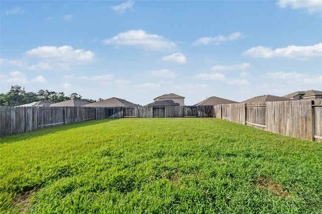 Building Photo - 20815 Acorn Valley Dr