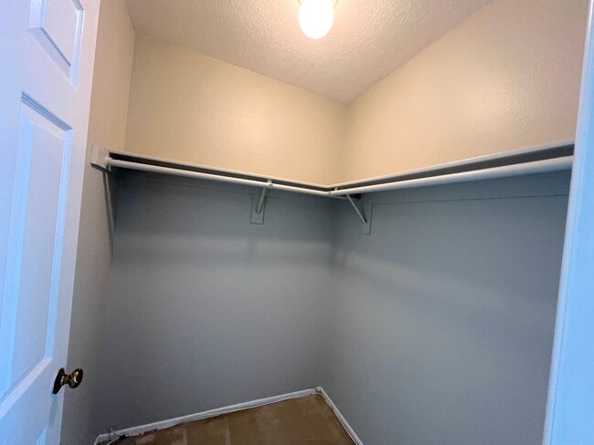 Building Photo - Large 4 bedroom home now available in Walnut